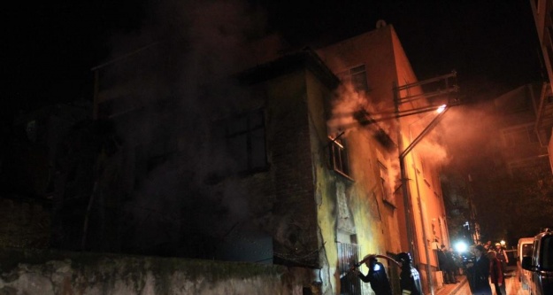 Samsun'da metruk binada yangın