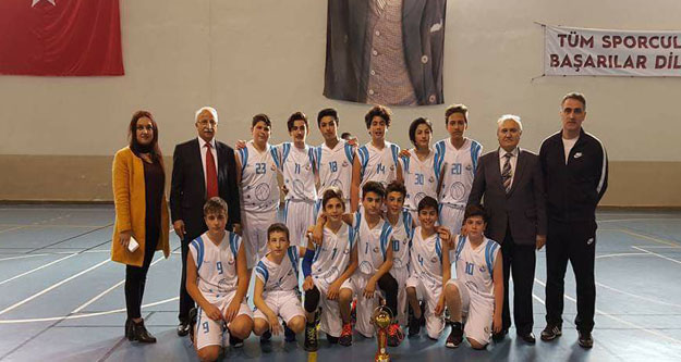 Bafra Ortaokulu Basket’de Bafra Şampiyonu oldu.