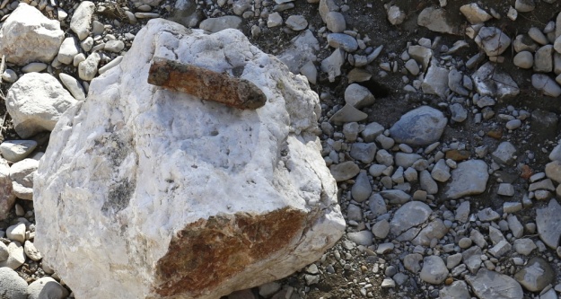 Bayburt'ta patlamamış top mermesi bulundu